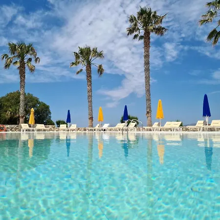 Irina Aparthotel 3*