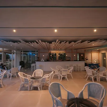 Irina Aparthotel 3*
